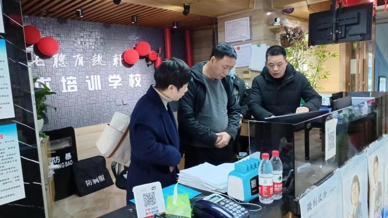 小标题：课程设计工具的重要性